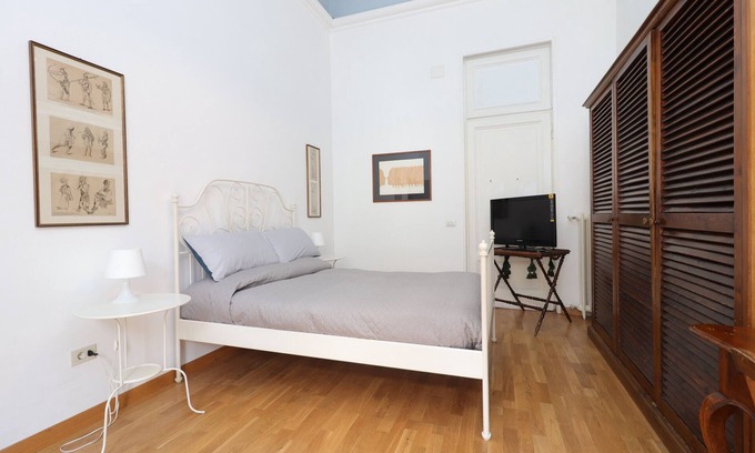Repubblica Cama Y Desayuno | Trevi palazzo storico suite B&B