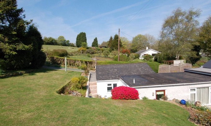 St Austell Cabaña | TREVILLAS, with a garden in Polgooth