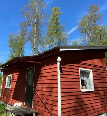Ryd Casa | Trevlig Röd liten stuga