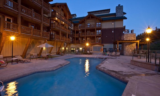 East Kootenay Hotel | Trickle Creek Lodge
