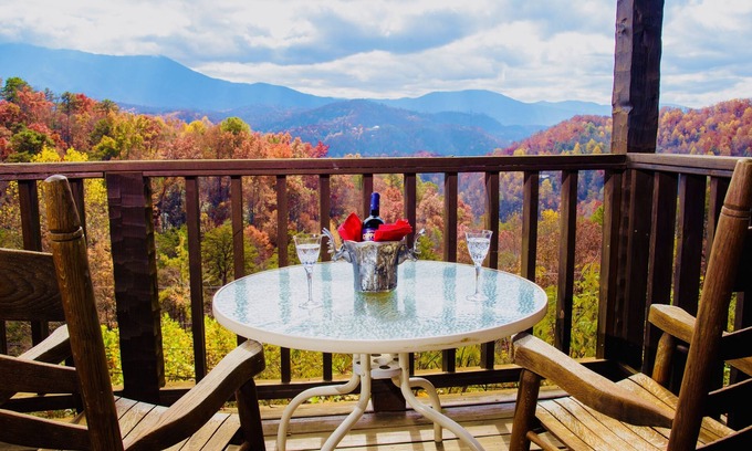 Gatlinburg - Pigeon Forge Cabina | Gatlinburg * Romántico; cabaña de troncos privada; Mountain View, 5 ESTRELLAS * LOCALIZACIÓN UBICACIÓN