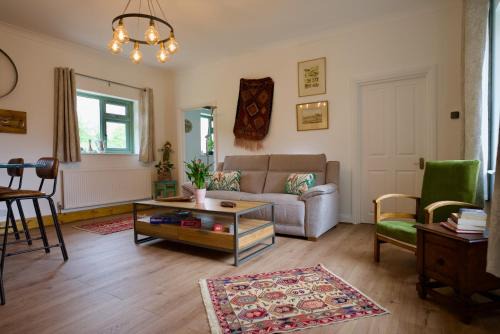 Tring Casa | Tring Grange Cottage - Sleeps 2 - Onsite Parking