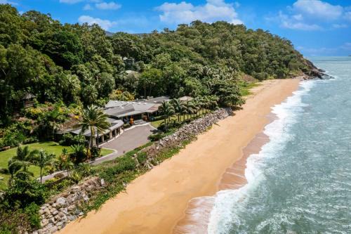 Trinity Beach Casa | Trinity Beach Palace Luxury Estate by Belle Escapes