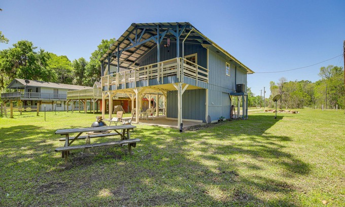 Votaw Cabaña | Trinity River Cottage w/ Deck + Water Views