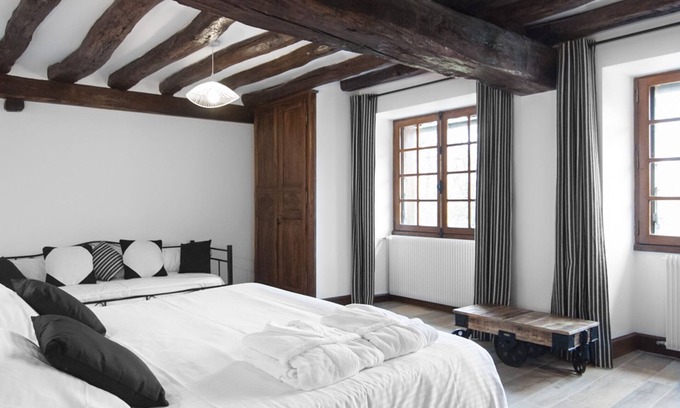 Eguilly Cama Y Desayuno | Triple-De Lujo-Baño en la habitacion-Vista al Jardín-Avec Sauna
