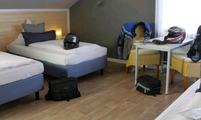 Hunerbach Casa | Habitación triple, ducha, aseo - Hotel-Restaurant Hüllen