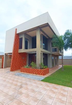 Guaratuba Casa | Triplex Confortável em Guaratuba-15 people