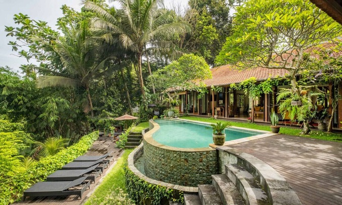 Kutuh Kaja Villa | Tropical 4BR Villa w/ Infinity Pool in ubud, 6 mins to central