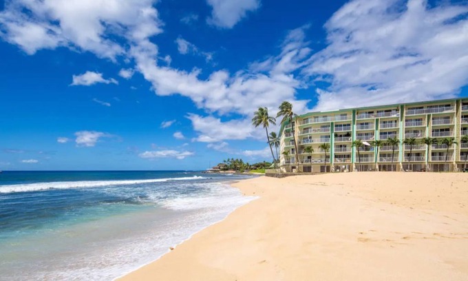 Makaha Apartamento | Tropical Beach Vacation Home