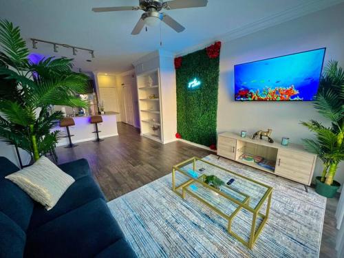 South Central Houston Apartamento | Tropical Breeze - 2BR/NRG/Medical Center/Galleria