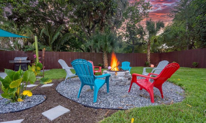 South Middle River Casa | Tropical city escape near Beach/Oasis on 18th