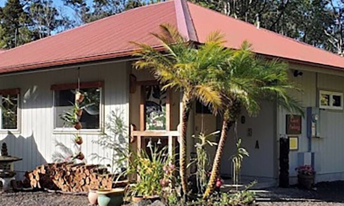 Volcano Cabaña | Tropical cottage with fresh rain water hot tub close to Volcanoes National Park