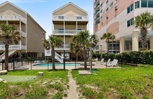 North Myrtle Beach Casa | Tropical Dunes II - Cherry Grove Oceanfront home w Pool and Elevator