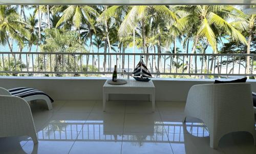 Palm Cove Apartamento | Tropical Escapes Palm Cove - Absolute Ocean Front Apartment