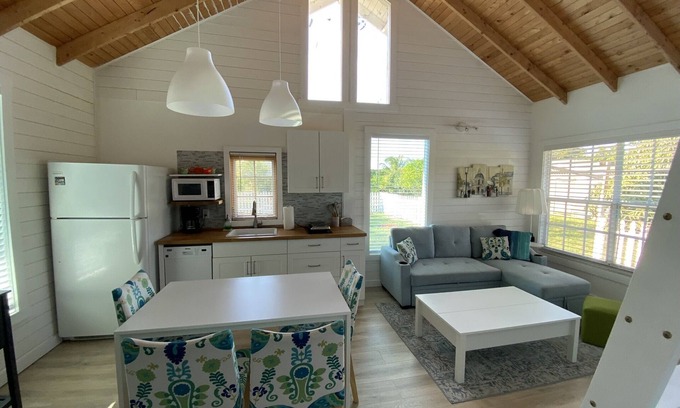 Homestead Cabaña | Tropical Fruit Farm Retreat