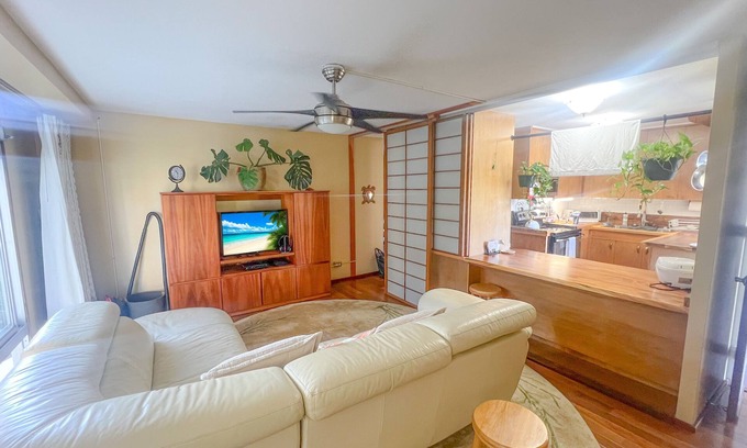 Downtown Honolulu Condominio | Tropical Garden Tranquility HNL