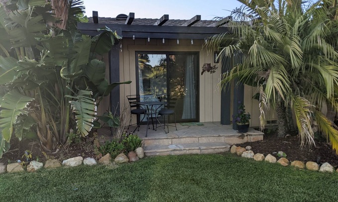 Santa Barbara Apartamento | Tropical Getaway w/Patio Entrance #2