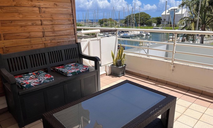 Riviere-Sens Apartamento | Tropical Golden apartment, sea view and beach 5min walk away