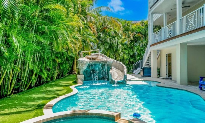 Bradenton Beach Casa | Tropical Hideaway - Luxury home near dining & beach