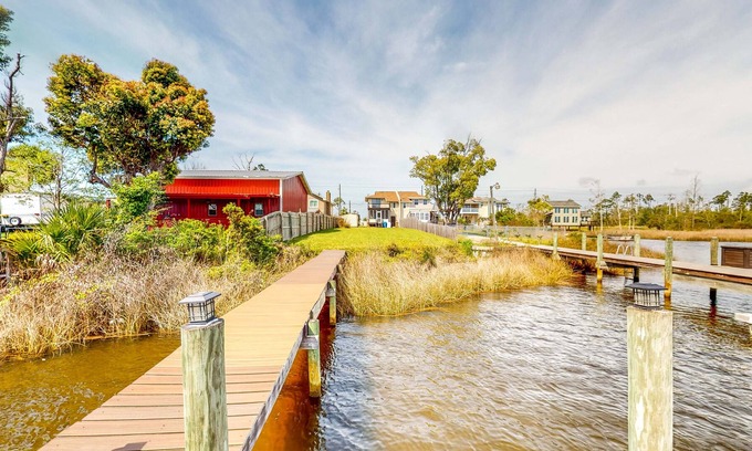 Callaway Casa | Tropical Home Near the Water - Recent Renovations