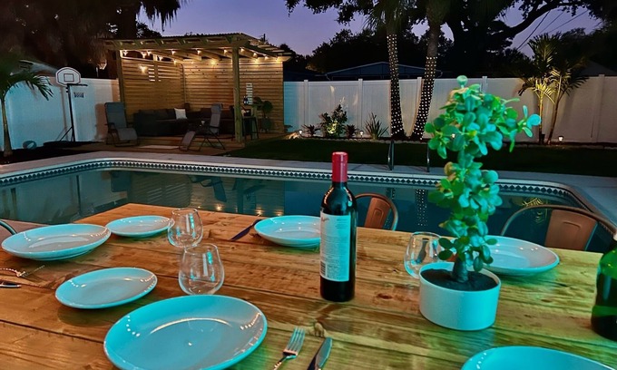 Jungle Terrace Casa | Tropical Jungle Villa w/ heated pool- 10 min walk to Ocean!