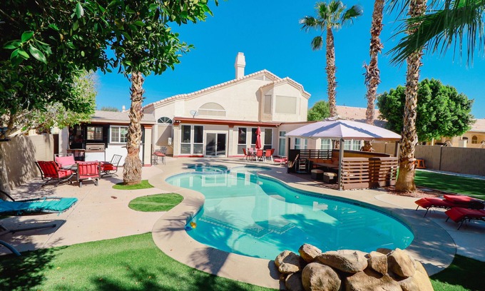 Trailwood Casa | Tropical Paradise in Garden Lakes!