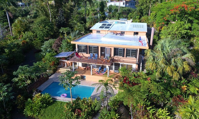Guzman Abajo Casa | Tropical Retreat Villa & Studio