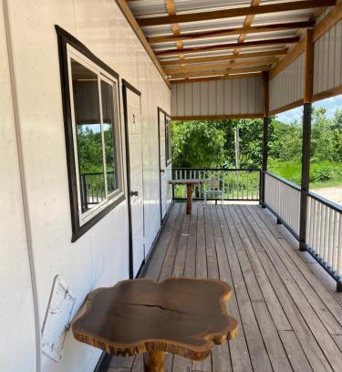 Spanish Lookout Hotel | Tropical View