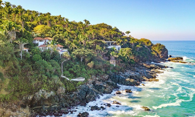 San Francisco Villa | Spectacular 3 Bedroom Ocean Front Villa