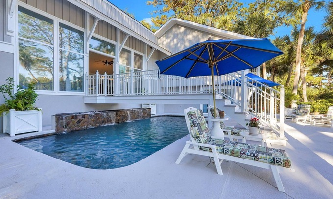 Palmetto Dunes Casa | Tropical Waterfront Oasis