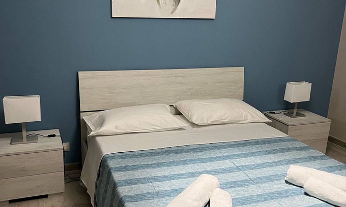 Sant'Anna Apartamento | Tropicana home holiday home a stone's throw from the sea
