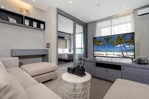 Kamala Apartamento | Tropics Kamala Residence, 2BR Suite CTG L402-3, Top Facilities, near FantaSea & Café Del Mar Beach Club