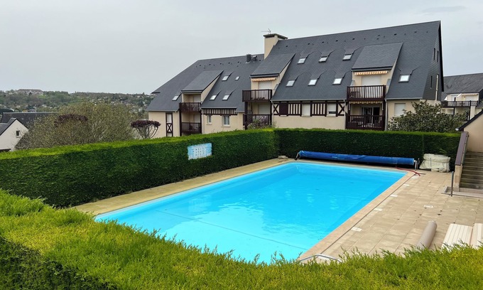 Touques Apartamento | Trouville boundary: Beautiful 3-room apartment with parking and two sea-view balconies