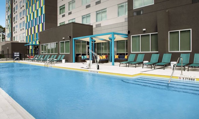 Florida Central Atlantic Coast Hotel | Tru by Hilton Orlando | 1 King Bed | Near Aquatica & Seaworld Orlando