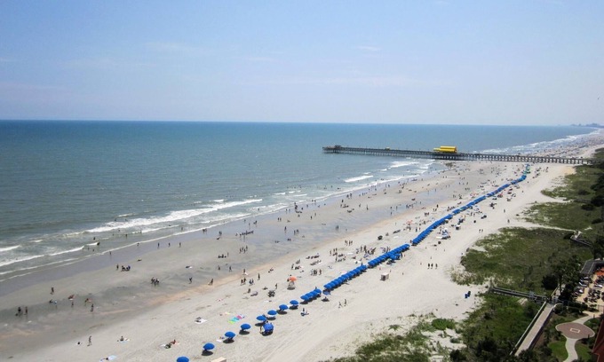 Arcadian Shores Condominio | Penthouse de lujo frente al mar directo - ¡Semanas de verano todavía disponibles!