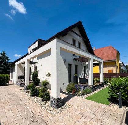 Szemeretelep Apartamento | True Gem at the Airport by NeWave