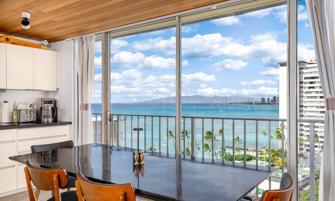 Diamond Head - Kapahulu - St. Louis Apartamento | Estacionamiento gratuito y verdadera residencia en el ático del piso superior con vistas de 360 grados