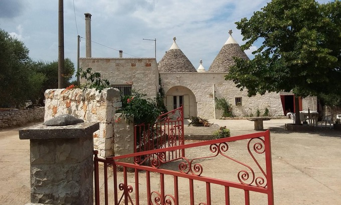 Martina Franca Casa | Nuevo en el sitio para los amantes de la tranquilidad trulli antiguo, inmerso en la naturaleza.