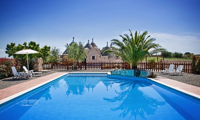 Martina Franca Casa | Trulli il Castagno, trulli farmhouse with pool, garden and private tavern
