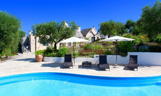 Alberobello Villa | Trullo con piscina privada (15x7), WI-FI gratis, mesa de tenis, bicicleta de montaña disponible