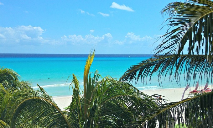 Playacar Fase I Condominio | Penthouse verdaderamente frente al mar en Playa del Carmen