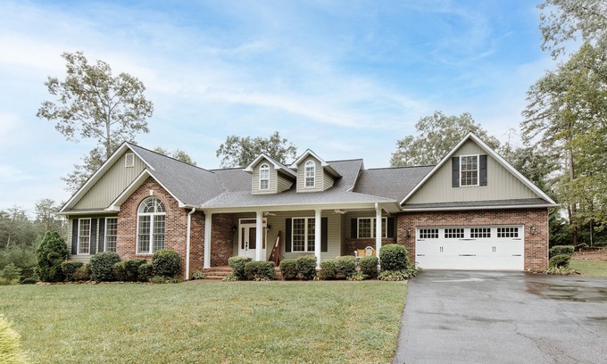 Tryon Casa | Tryon -Mins to TIEC-Ideal Location for Equestrians