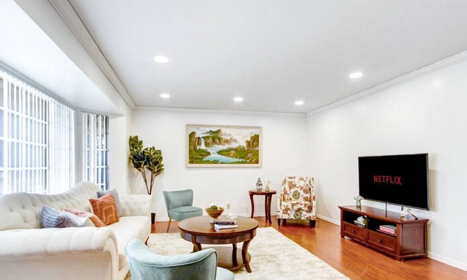 Hacienda Heights Apartamento | Classy 4BR + Patio Garden + Near DTLA #TravelSGV
