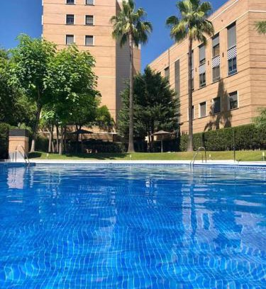 Doctor Barraquer-Grupo Renfe-Policlinico Apartamento | Tu oasis de lujo junto al Guadalquivir