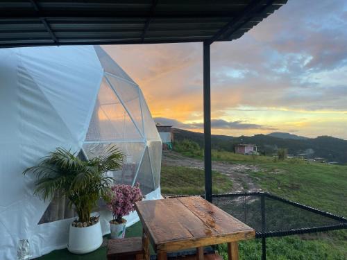 Lom Kao Otro | Tubburk glamping VIP