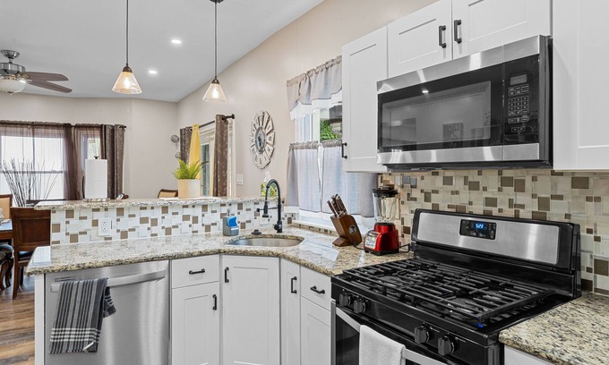 East Lansdowne Casa | Tudor Place