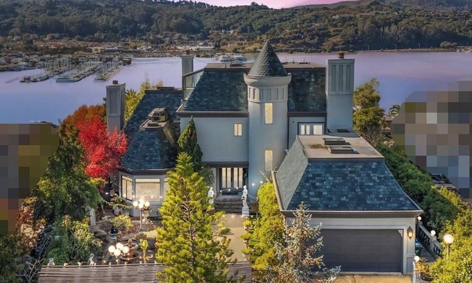 Strawberry Villa | Tudor Revival Castle with Bay Views 5bd / 5 bath
