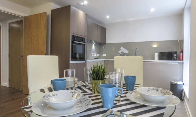 Birmingham City Centre Apartamento | Tudors eSuites Birmingham Apartments with Gated Parking