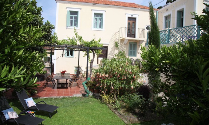 Rhodes Apartamento | Tudors Garden Villa. planta baja Apt, 2 dormitorios, gran terraza, cerca de la playa, casco antiguo