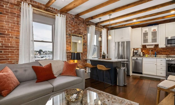 Portsmouth Apartamento | Tugboat Vista 2 Bedroom Downtown Portsmouth